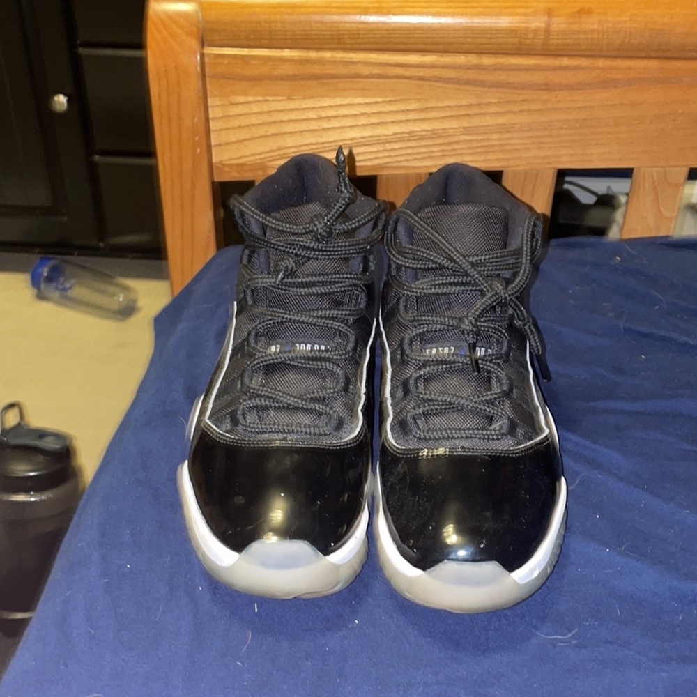 2009 Jordan 11 space jams size 11.5